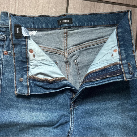 Express Mom Jean, High Rise - Picture 3 of 3